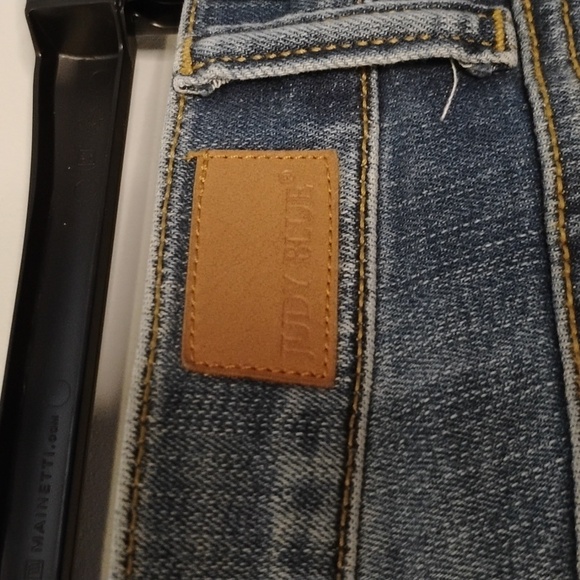 Judy Blue Distressed Jeans - Picture 7 of 10